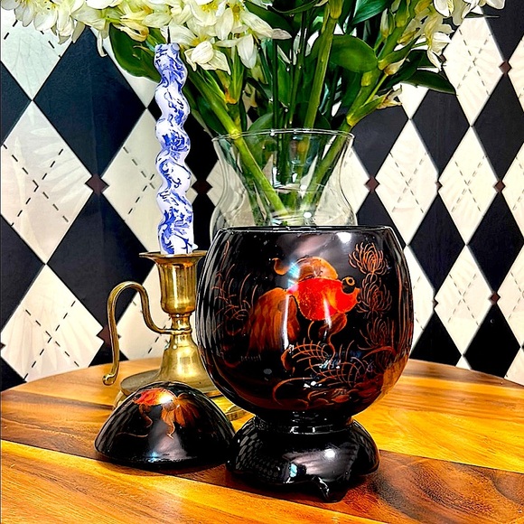 Vintage Asian Black Lacquerware Egg-Shaped Box + Lid|Glossy, Sculptural, Elegant - Picture 12 of 14